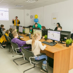 Новый класс в развлекательном центре города Томска! Скоро открытие! - КИБЕРшкола программирования для детей, компьютерные курсы для школьников, начинающих и подростков - KIBERone г. Бор